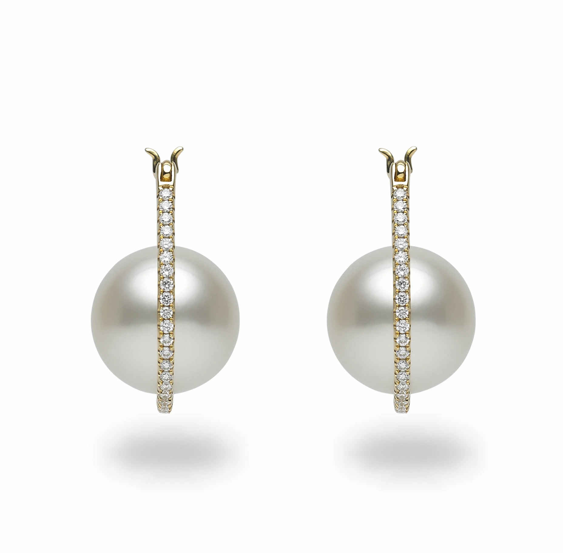 18Kt White Gold Tahitian Diamond Earrings