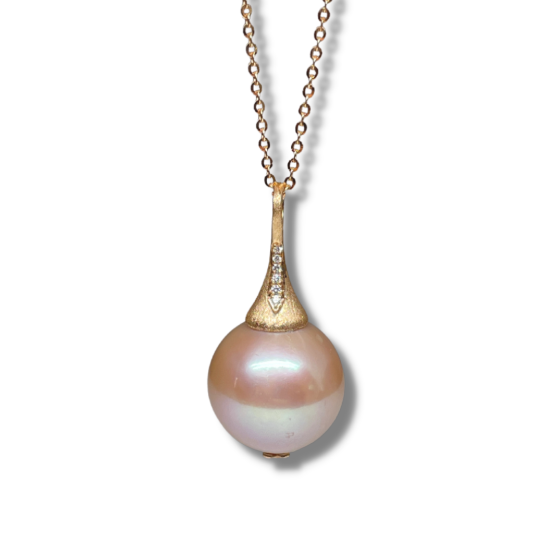 Yellow Gold Tahitian Pearl Pendant