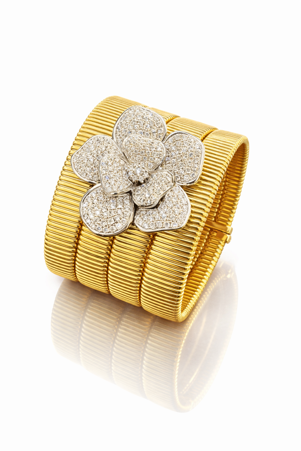 gold flower bangle La Fleur Imperiale Diamond Bangle