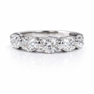The Verona Oval Diamond Band